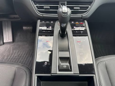 Used 2024 Porsche Macan Turbo AWD/4WD image 46