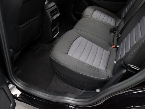 Used 2024 Ford Edge SE image 27