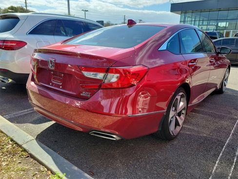 Used 2020 Honda Accord Touring image 4