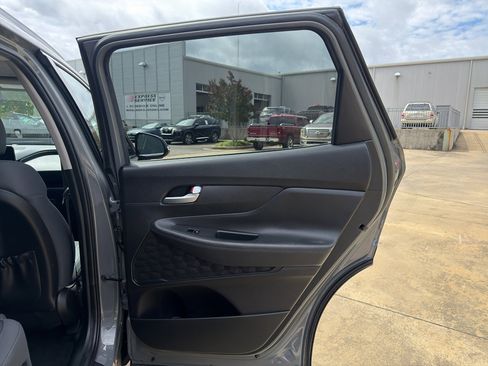 Used 2023 Hyundai Santa Fe SEL FWD image 17