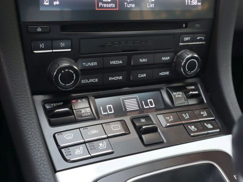 Used 2018 Porsche 718 Cayman RWD image 15