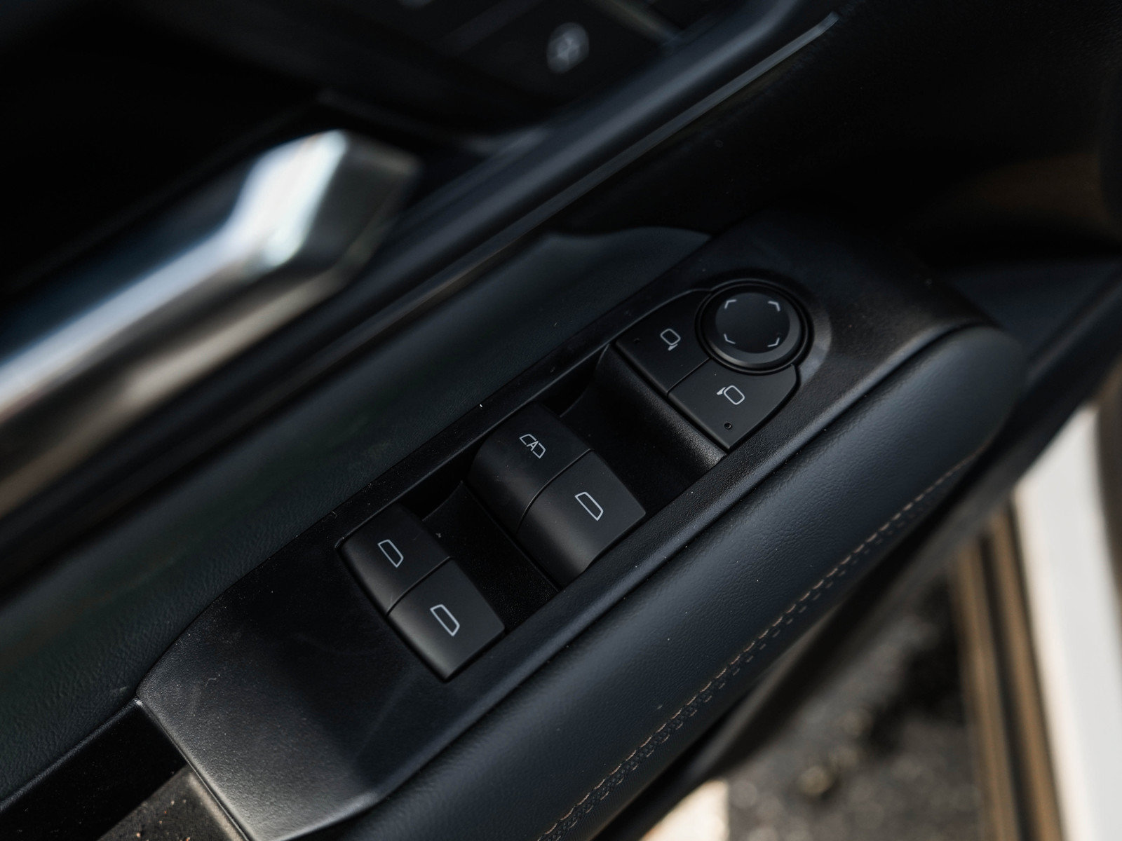 New 2027 GMC Terrain AT4 w/ Convenience Package III AWD/4WD image 17