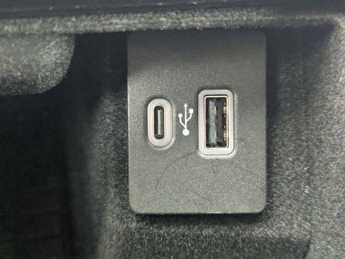 Used 2022 Lincoln Nautilus Reserve w/ Equipment Group 201A image 23