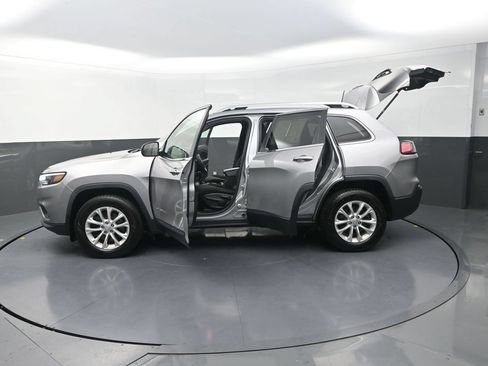 Used 2019 Jeep Cherokee Latitude w/ Popular Appearance Group AWD/4WD image 33
