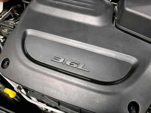 Used 2021 Chrysler Voyager Lxi FWD image 37