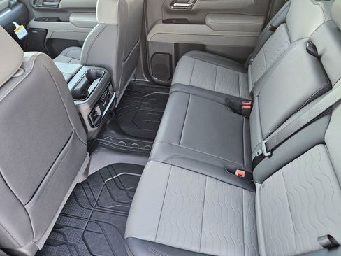 New 2026 Chevrolet Silverado 2500 ZR2 image 33