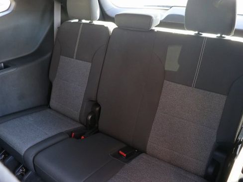 Used 2025 GMC Acadia Elevation image 14