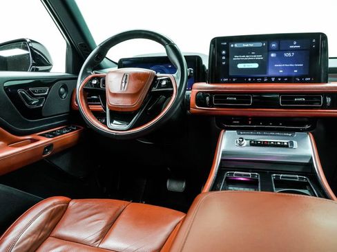 Used 2025 Lincoln Aviator Reserve w/ Illumination Package AWD/4WD image 25