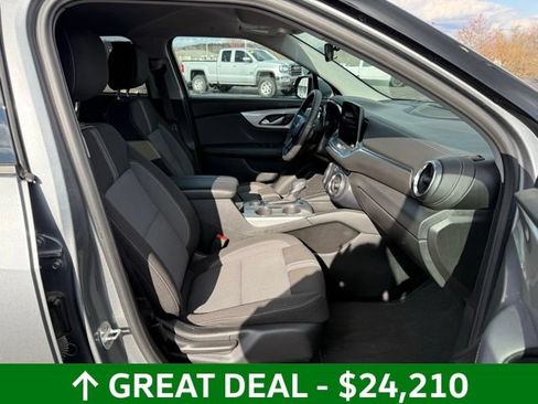 Used 2025 Chevrolet Blazer LT FWD image 24