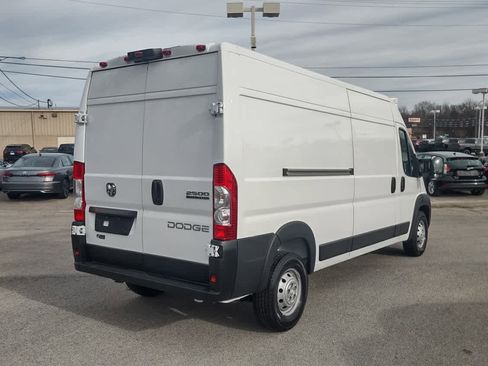 Used 2023 RAM ProMaster 2500 image 2