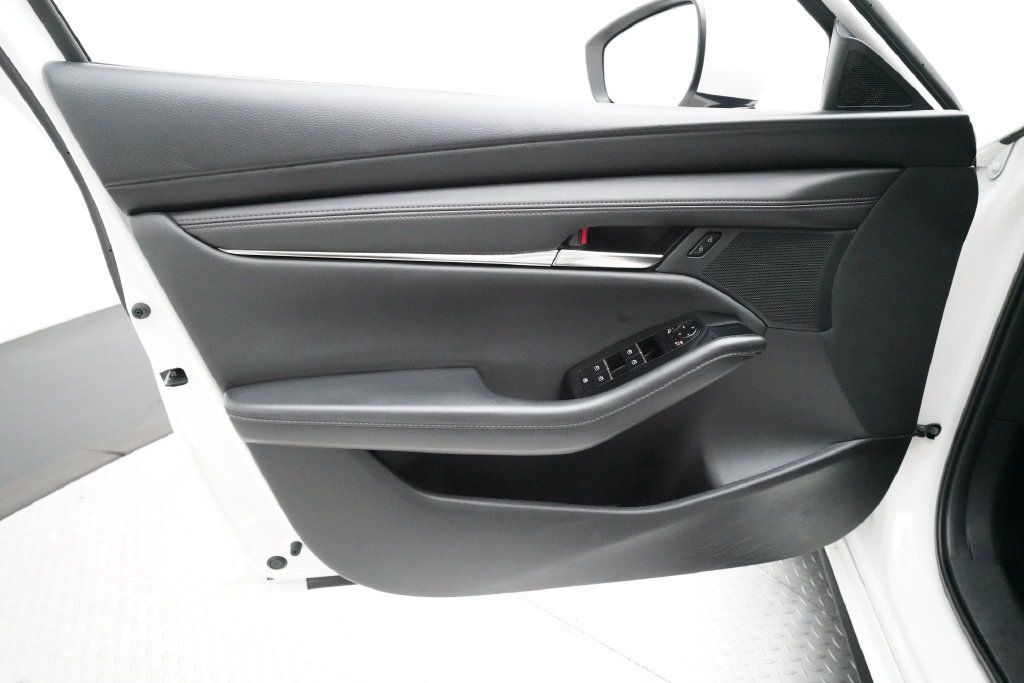 Used 2024 MAZDA MAZDA3 s FWD image 25