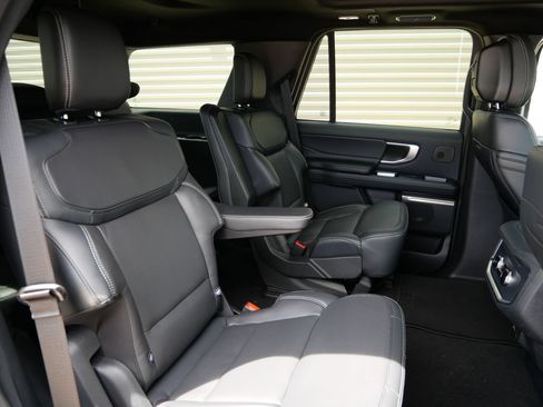 New 2027 Ford Expedition Platinum AWD/4WD image 15