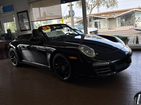 Used 2009 Porsche 911 Cabriolet image 2