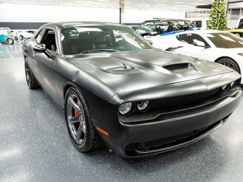 Used 2018 Dodge Challenger SRT Hellcat image 4