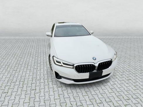 Certified 2023 BMW 530i xDrive w/ Premium Package AWD/4WD image 3