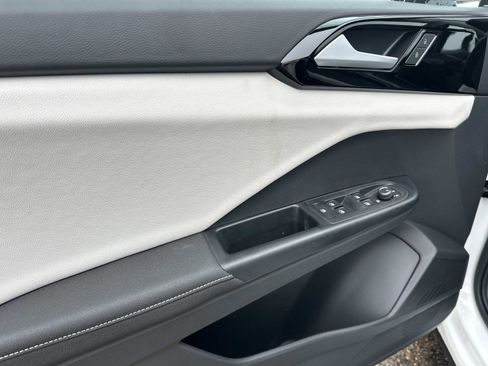 New 2026 Volkswagen Taos S image 15