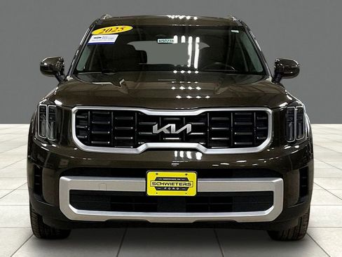 Used 2025 Kia Telluride S AWD/4WD image 3