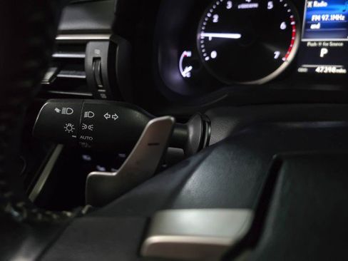 Used 2018 Lexus IS 300 image 21