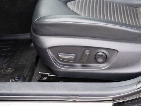 Used 2022 Toyota Camry SE image 14