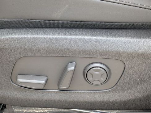 New 2026 Kia Carnival FWD image 22