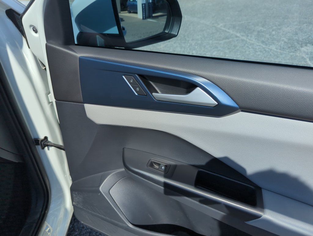 Certified 2023 Volkswagen Taos SE FWD image 35