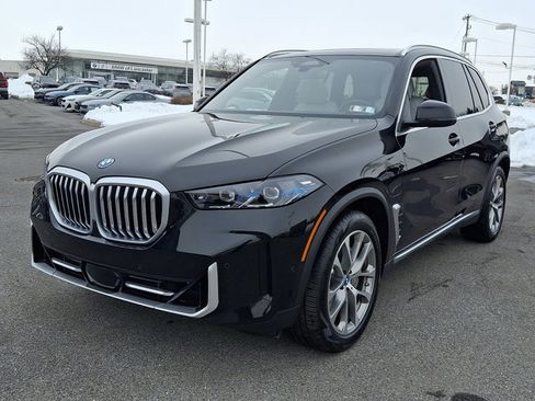 Certified 2025 BMW X5 xDrive50e w/ Climate Comfort Package image 3