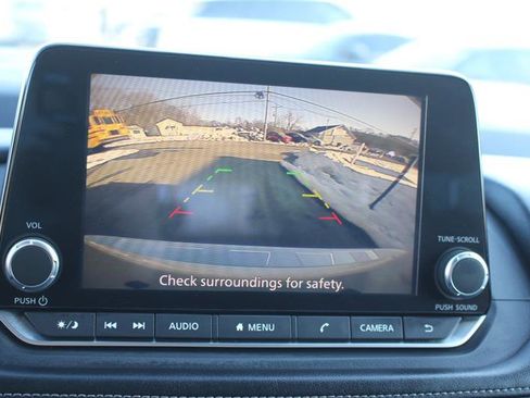 Used 2024 Nissan Rogue SV image 14