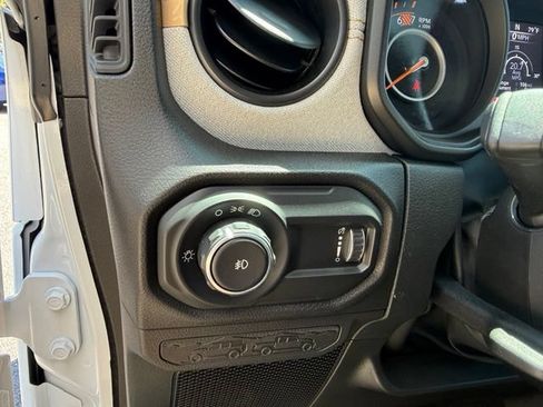 Used 2026 Jeep Wrangler Sport AWD/4WD image 31