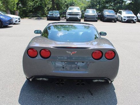 Used 2010 Chevrolet Corvette Coupe w/ 1LT RWD image 8