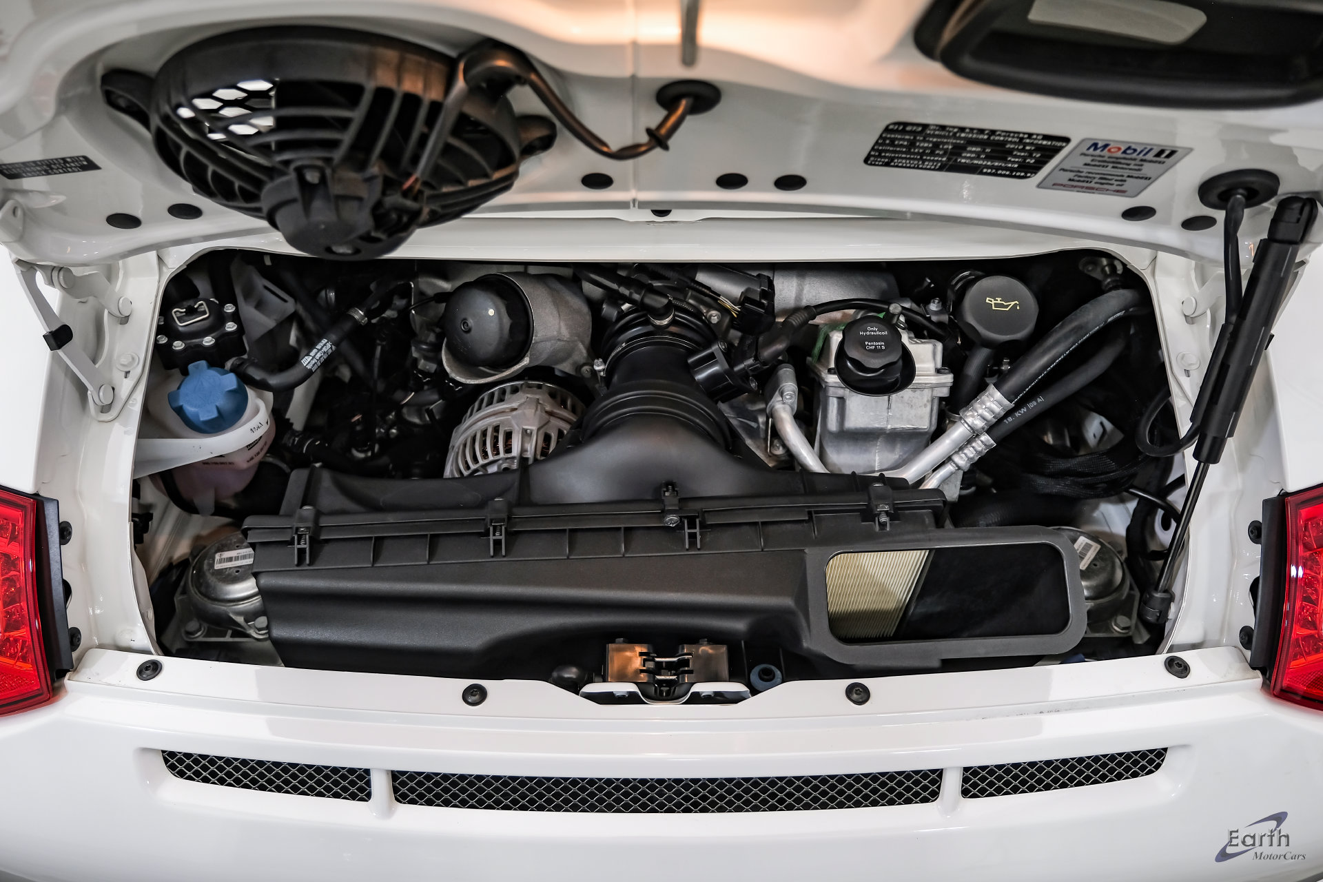 Used 2010 Porsche 911 GT3 RWD image 3