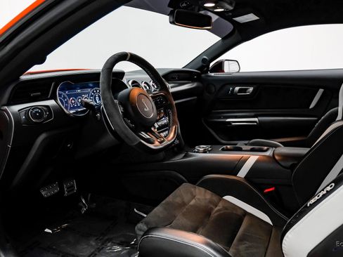 Used 2022 Ford Mustang Shelby GT500 w/ Technology Package image 36