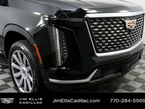 New 2026 Cadillac Escalade ESV 4WD w/ LPO, Floor Liner Package image 40