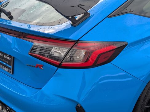 Used 2023 Honda Civic Type R image 11