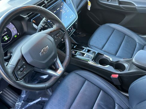 Used 2023 Chevrolet Bolt EUV LT w/ Convenience Package image 11