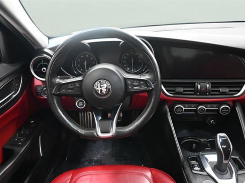 Used 2020 Alfa Romeo Giulia AWD w/ Quick Order Package 22J Sport image 12