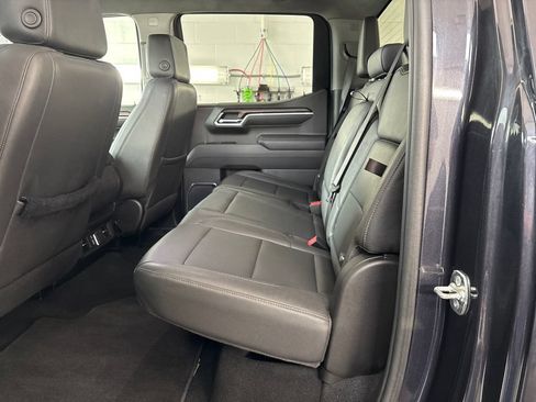 Used 2025 GMC Sierra 1500 SLT AWD/4WD image 27