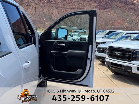 Used 2023 GMC Sierra 3500 AT4 w/ Gooseneck/5TH Wheel Package AWD/4WD image 41