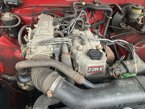 Used 1988 Toyota Pickup 4x4 Regular Cab image 34