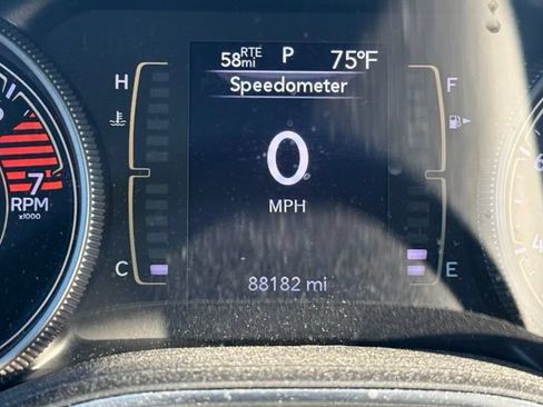 Used 2019 Jeep Cherokee Latitude Plus AWD/4WD image 6