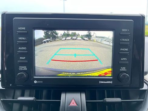 Used 2021 Toyota RAV4 XLE w/ Convenience Package image 25