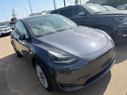 Used 2023 Tesla Model Y Long Range AWD/4WD image 6