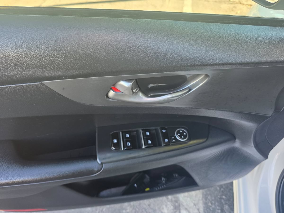 Used 2020 Kia Forte LXS FWD image 14