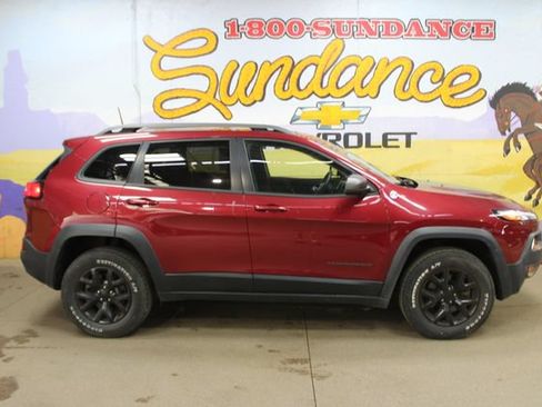 Used 2016 Jeep Cherokee Trailhawk w/ Leather Interior Group AWD/4WD image 1
