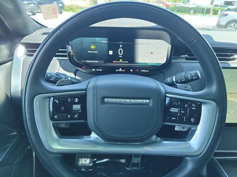 Certified 2025 Land Rover Range Rover SE AWD/4WD image 29