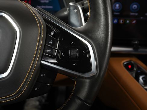Used 2021 Chevrolet Corvette Stingray Premium Cpe w/ Z51 Performance Package RWD image 18