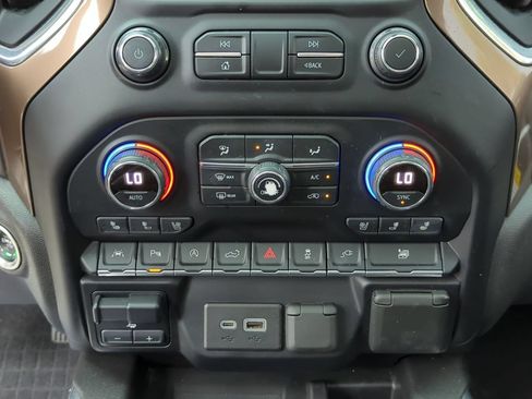 Certified 2020 Chevrolet Silverado 1500 High Country AWD/4WD image 18