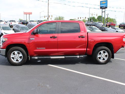 Used 2018 Toyota Tundra SR5 w/ SR5 Upgrade Package AWD/4WD image 5
