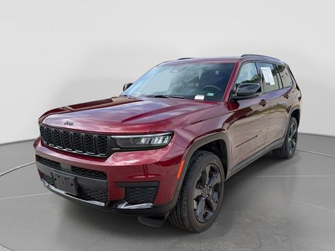 Used 2025 Jeep Grand Cherokee L Altitude AWD/4WD image 8