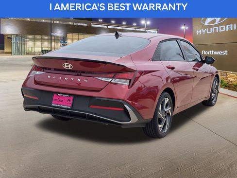 Certified 2025 Hyundai Elantra Sport FWD image 7