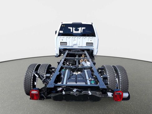 New 2026 Ford F550 4x4 Crew Cab image 8